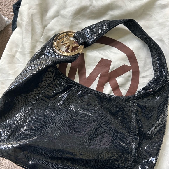Black Shark skin black vintage Michael Kors shoulder bag - Picture 3 of 3